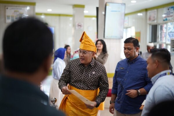 Wamen ATR/BPN Ossy Dermawan Tinjau PELATARAN di Kantor Pertanahan Deli Serdang