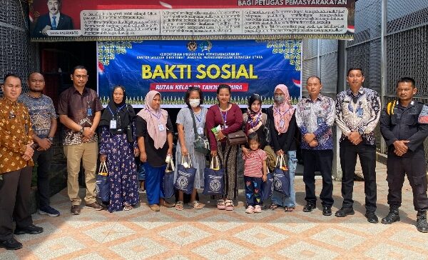 Wujud Kepedulian Sosial, Rutan Tanjung Pura Kembali Bagikan Bantuan sosial Kepada Keluarga Warga Binaan