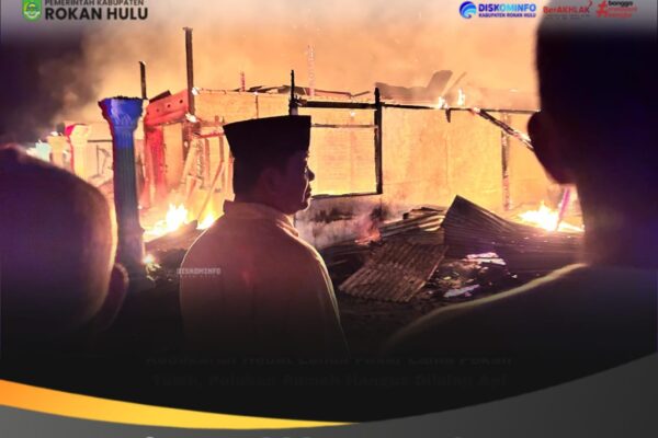 Kebakaran Hebat Landa Pasar Lama Pekan Tebih, Puluhan Rumah Hangus Dilalap Api