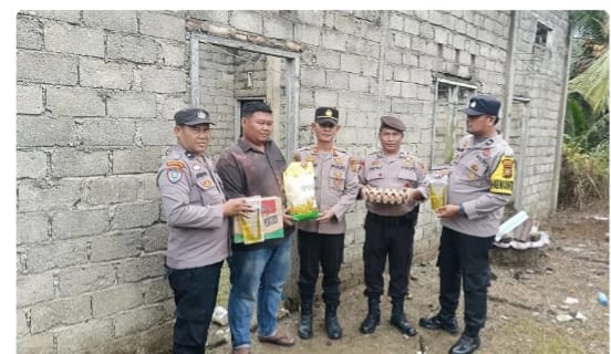 Polsek Kabun salurkan bantuan sembako bagi kaum Duafa di bulan suci Ramadhan