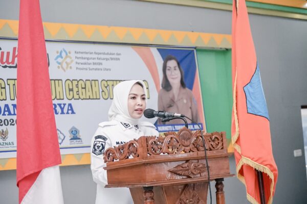 Cegah Stunting, Bupati dan Wakil Bupati Labuhanbatu Salurkan Bantuan Program GENTING Tahap III