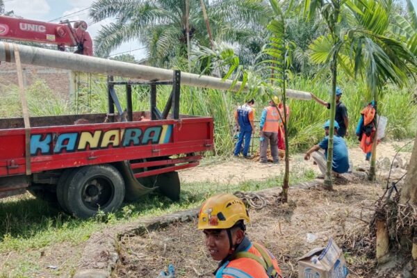 Survei Lapangan Butuh 8 Tiang Beton, PLN Baru Pasang 2: Kennedynews.id Minta Sisanya Segera Menyusul