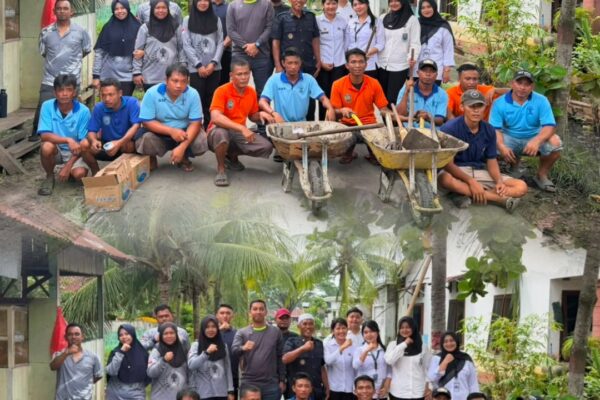 Gotong Royong Bersihkan Saluran Air Rutan Tanjung Pura Laksanakan Kegiatan Rutin Kamis Bersih