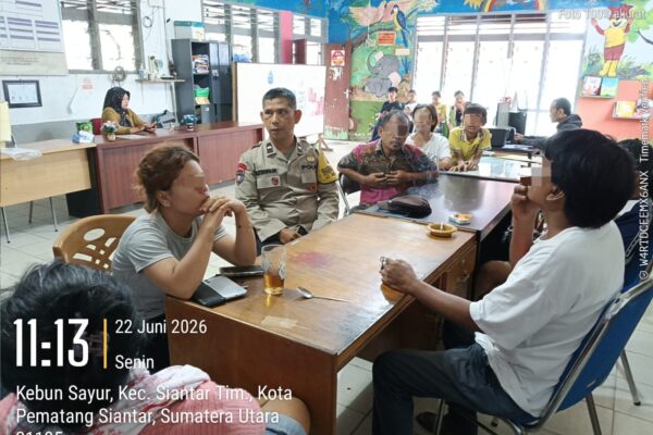 Saling Ejek Picu Perkelahian, Polsek Siantar Timur Mediasi T br. S (60) dan SBS (53) hingga Berdamai