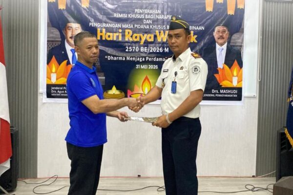 Satu Warga Binaan Rutan Tanjung Pura Terima Remisi Khusus Waisak 2026