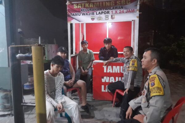 Sapa Satkamling (SALING), Polsek Siantar Timur Ajak Petugas Jaga Tetap Waspada dan Manfaatkan Call Center 110