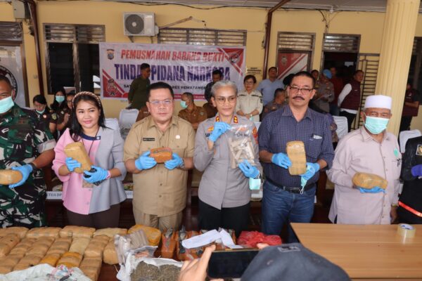 Kapolres AKBP Sah Udur: 8 LP, 9 Tersangka, Barang Bukti Narkotika Seberat 78.959 Gram Dimusnahkan