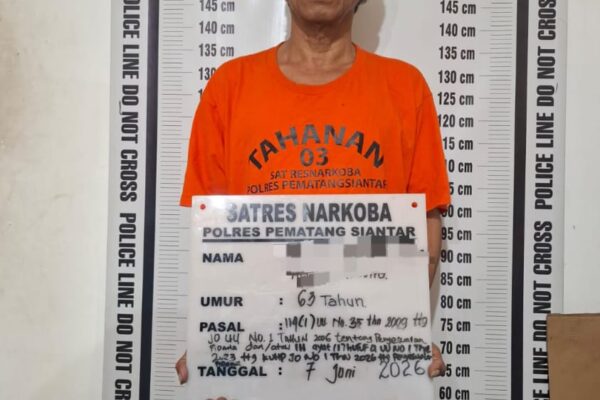 Sabu dari ‘G’, Ganja dari ‘L’, AM (63) Ditahan Polres Pematangsiantar dengan Barang Bukti Lengkap