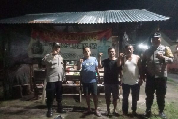 Polsek Siantar Marihat Gelar SALING di Pos Kamling Jalan Melanthon Siregar, Petugas Jaga Diimbau Aktif Ronda Malam