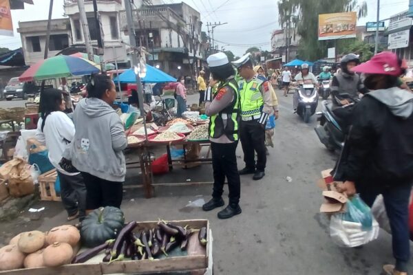 Polres Pematangsiantar Tertibkan Pedagang dan Pengendara di Pasar Dwikora, Cegah Kemacetan dan Lawan Arus