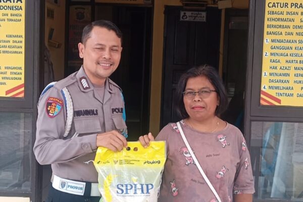 100 Sak Beras SPHP Ludes, Warga Serbu Gerakan Pangan Murah Polsek Siantar Timur