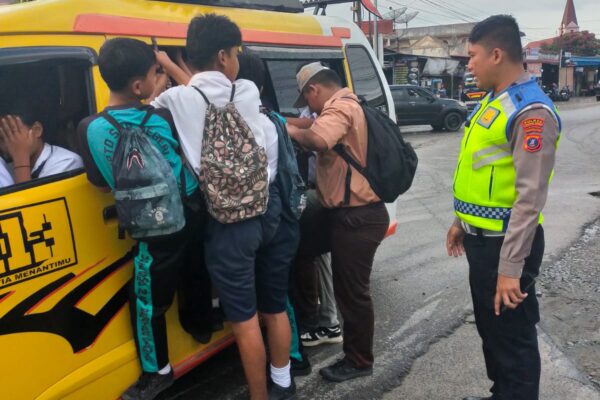 Demi Keselamatan Anak Sekolah, Sat Lantas Ingatkan Sopir Angkutan Umum