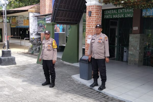 Bhabinkamtibmas Patroli Taman Hewan, Wujudkan Rasa Aman bagi Pengunjung