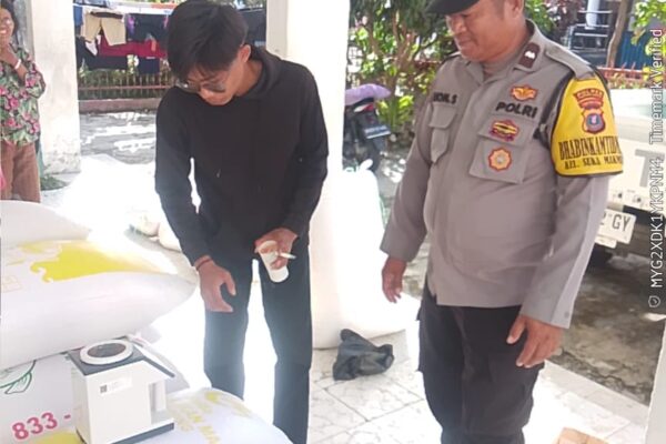 Polsek Siantar Marihat Kawal Penjualan Jagung Petani Binaan ke Bulog