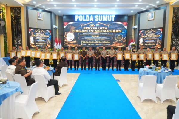 Polres Pematangsiantar Sabet Penghargaan Pelayanan Prima, Kapolda Sumut Serahkan Langsung Piagam Kapolri