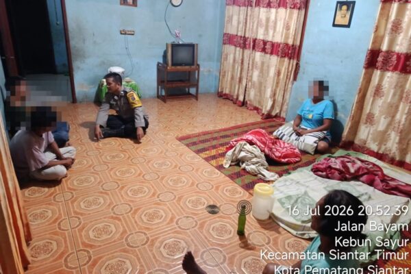 STS Laporkan Keributan via CC 110, Polsek Siantar Timur Langsung Turun dan Mediasi Keluarga di Gang Aman