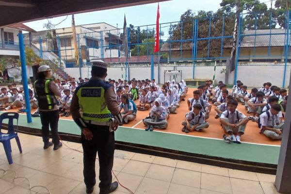 Polres Pematangsiantar Gelar Police Go To School, Kasat Lantas: Siswa di Bawah Umur Jangan Berkendara di Jalan Raya
