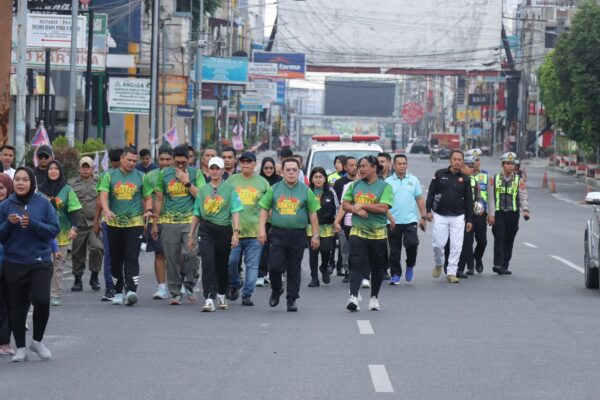 Gerak Jalan Santai Polres Pematangsiantar, Forkopimda dan Masyarakat Kompak di Lapangan Adam Malik
