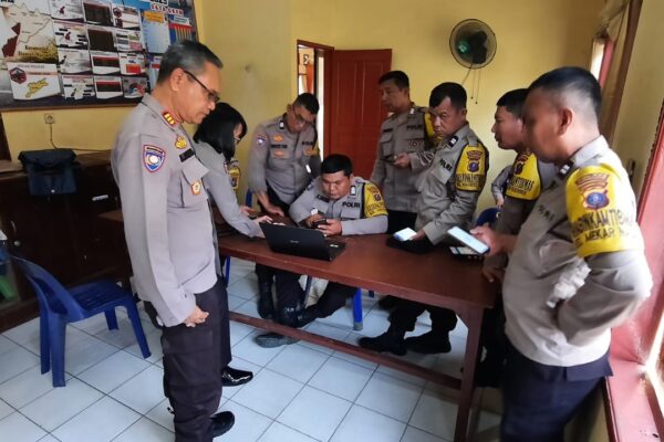 Polres Pematangsiantar Tingkatkan Kinerja Bhabinkamtibmas, Kasat Binmas Beri Arahan dan Pemeriksaan Inventaris