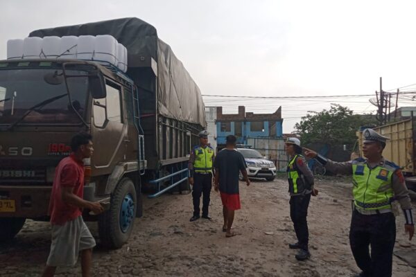 Sat Lantas Polres Pematangsiantar Edukasi Pengusaha Angkutan Barang, Himbau Patuhi Aturan dan Manfaatkan Call Center 110