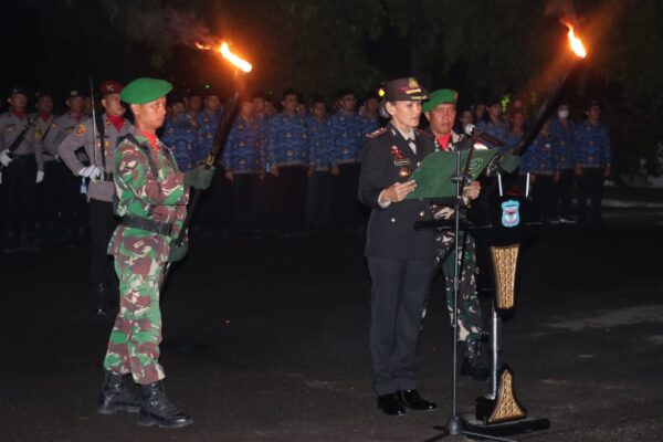 Apel Kehormatan dan Renungan Suci HUT RI ke 81, Kapolres Pematangsiantar Jadi Inspektur Upacara di Taman Makam Pahlawan