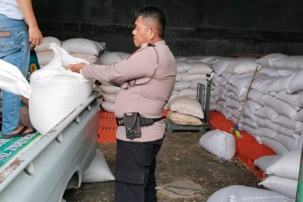 Polsek Siantar Selatan Dampingi Penjualan Jagung, Kapolsek: Bentuk Komitmen Polri Dukung Ketahanan Pangan