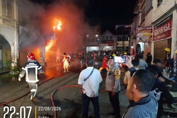 Polres Pematangsiantar dan Polsek Siantar Barat Amankan TKP, 6 Unit Damkar dan Watercannon Brimob Padamkan Api