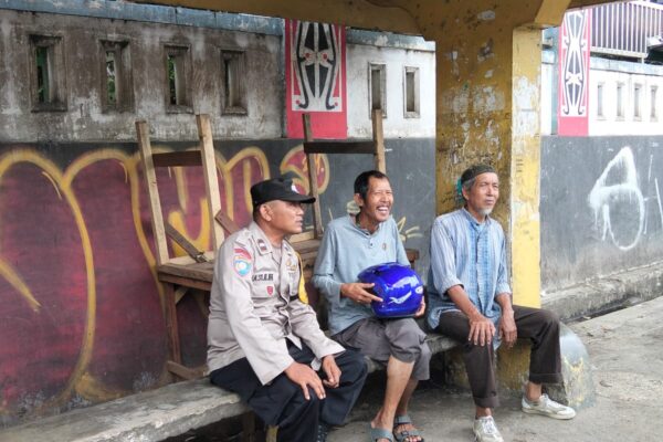 Polsek Siantar Timur Jalin Kemitraan, Bhabinkamtibmas Sambang Kamtibmas di Merdeka Pardomuan