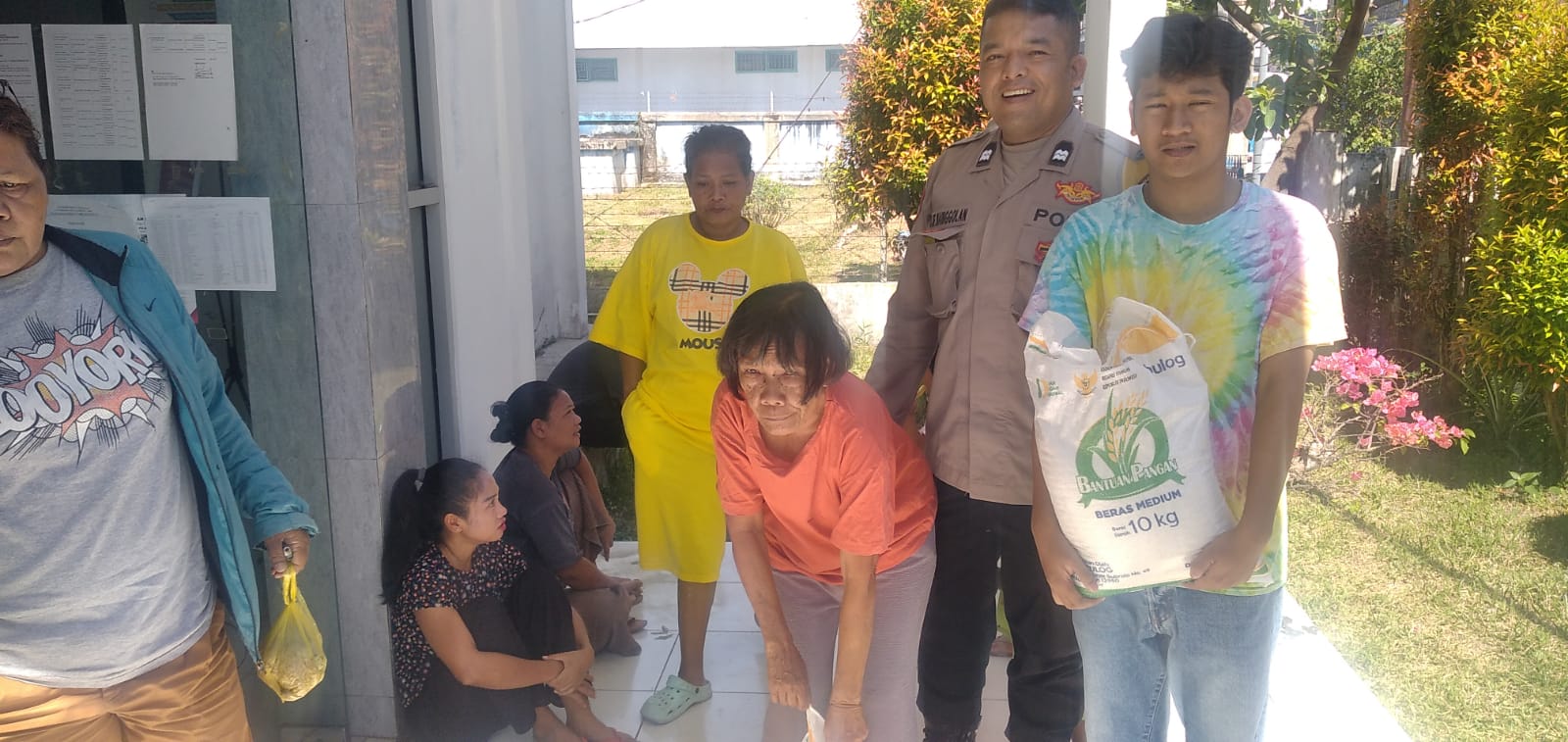 Polsek Siantar Selatan Hadir di Tengah Warga, Bhabinkamtibmas Sambang ke Kantor Kelurahan Simalungun