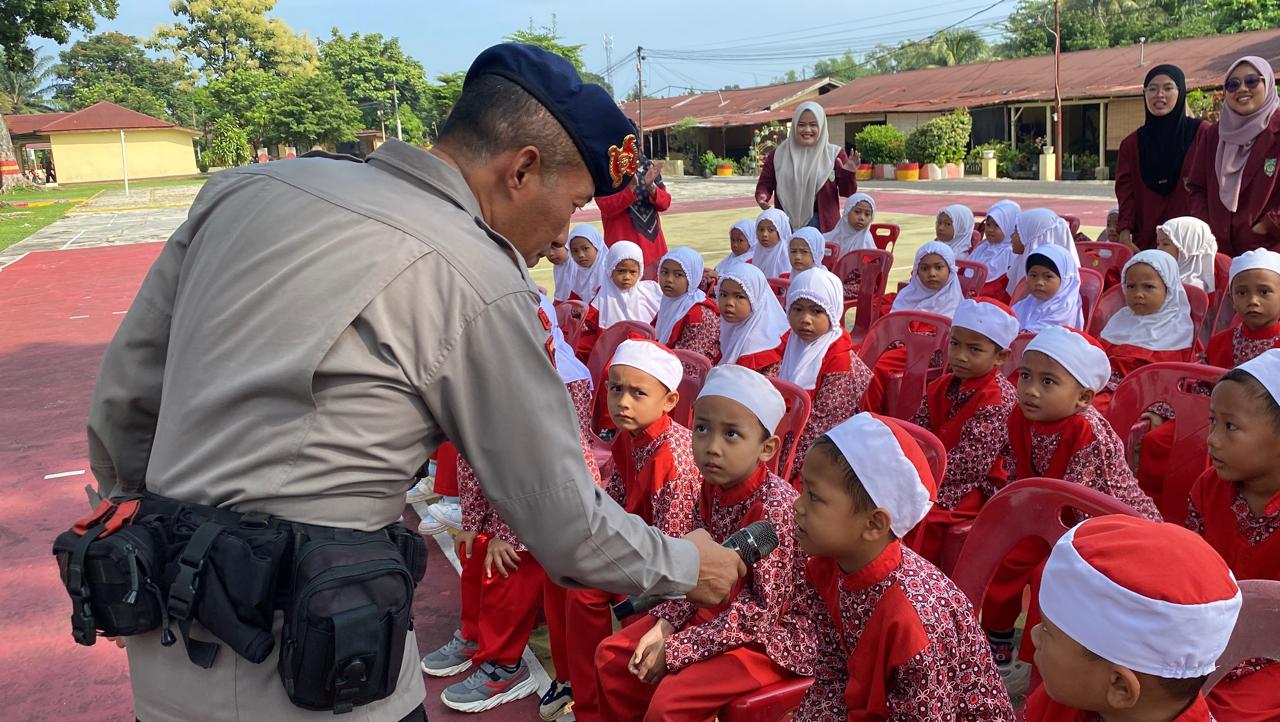Dansat Brimob Kombes Rendra Salipu: Anak-Anak Generasi Penerus, Kami Hadir untuk Melindungi