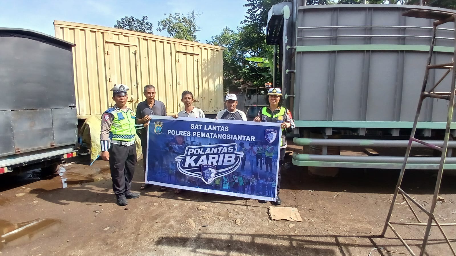 Polantas Karib di Bengkel Karina, Sat Lantas Polres Pematangsiantar Edukasi Angkutan Barang