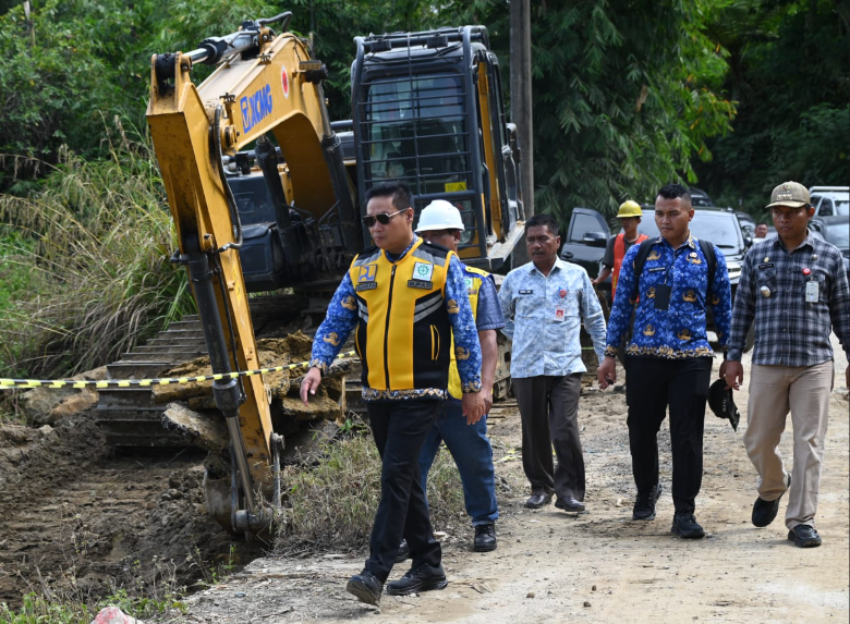 Tahap Pembangunan, Bupati Humbahas Himbau Pengguna Jalan Dari Doloksanggul-Pakkat Berhati-Hati
