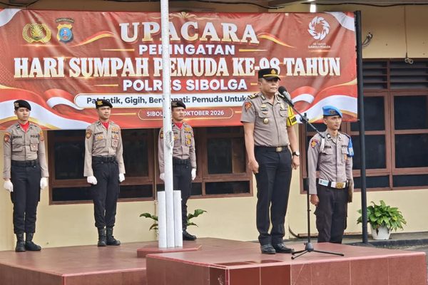 Pimpin Upacara Sumpah Pemuda di Polres Sibolga, AKP Agus Adhitama Bacakan Amanat Kapolres Tekankan Pelayanan Humanis
