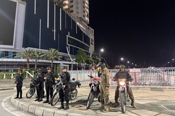 25 Personel Brimob-Polrestabes Medan-Satpol PP Patroli KRYD di 13 Ruas Jalan Kota Medan
