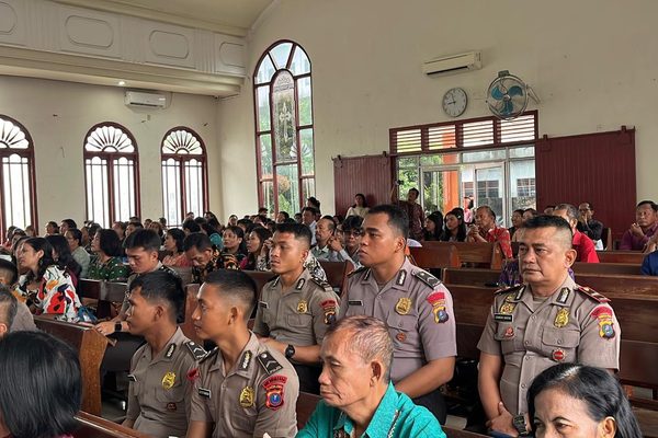 Brimob Sumut Gelar Minggu Kasih di Gereja GKPI Rambung, Perkuat Iman Personel dan Toleransi Beragama