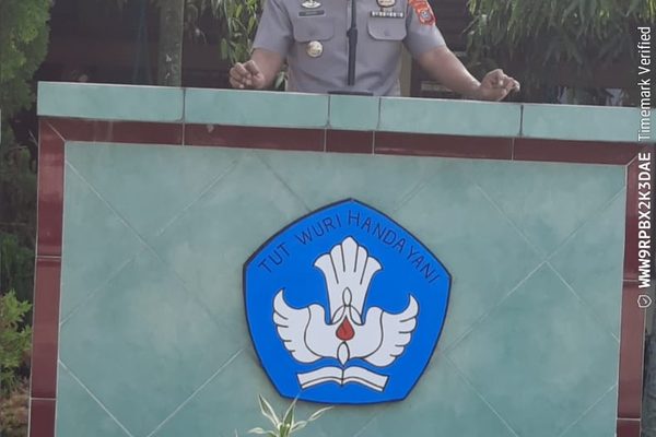 Wakapolres Pematangsiantar Jadi Pembina Upacara di SMPN 9, Imbau Siswa Jauhi Kenakalan Remaja dan Narkoba