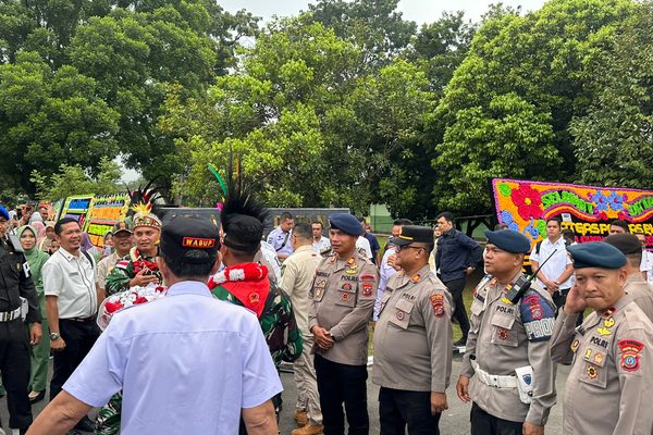 Sinergitas TNI-Polri di Padangsidimpuan, Kompol Zaenal Muhlisin Hadiri Penyambutan Satgas Pamtas RI-PNG