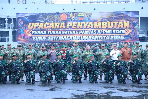 Pangdam I/Bukit Barisan Pimpin Penyambutan Satgas Yonif 121/MK, Dansat Brimob Sumut Turut Hadir