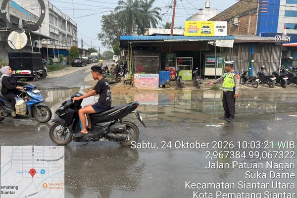 Sabtu Pagi, Unit Kamsel Sat Lantas Pematangsiantar Turun ke Jalan Patuan Nagari, Cek Kerusakan Jalan yang Rawan Laka Lantas