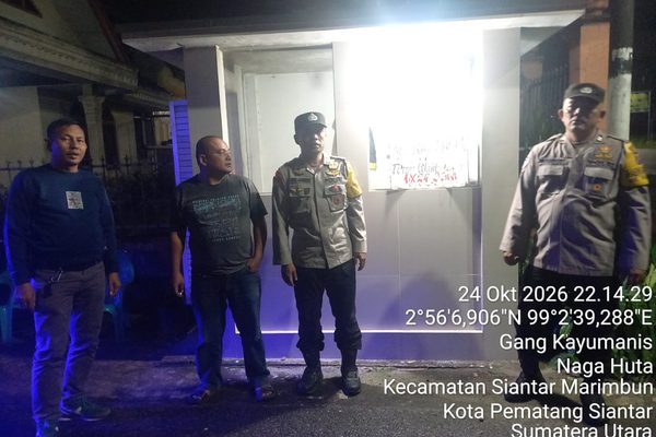 Kegiatan SALING di Pos Kamling Gang Kayu Manis, Polsek Siantar Marihat Ajak Petugas Jaga Tingkatkan Ronda Malam
