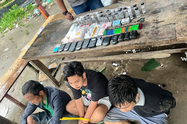 Brimob Sumut Back Up Ditresnarkoba Polda Sumut, Tiga Pria Diamankan dalam Penggerebekan Sarang Narkoba di Binjai