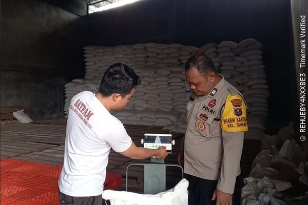 Dukung Ketahanan Pangan, Polsek Siantar Barat Dampingi Penjualan Jagung 5 Ton Milik Petani Binaan ke Bulog
