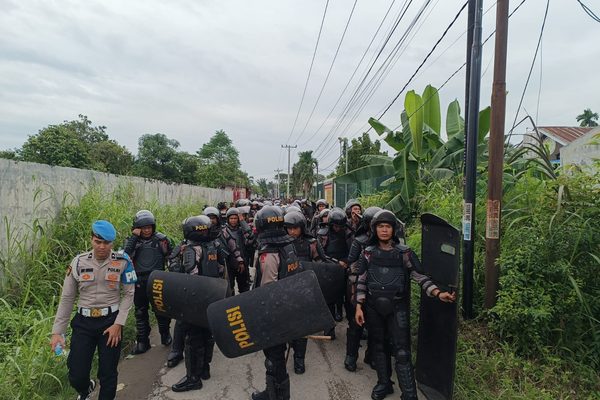 AKP Ridwan Pimpin 90 Personel Brimob, Backup Pengamanan Eksekusi Lahan di Labuhan Deli